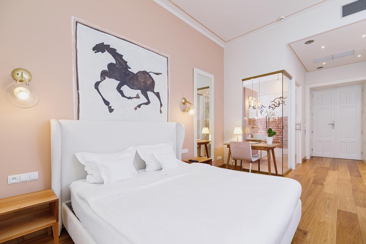 Bracka 6 Hotel apartamentowy
