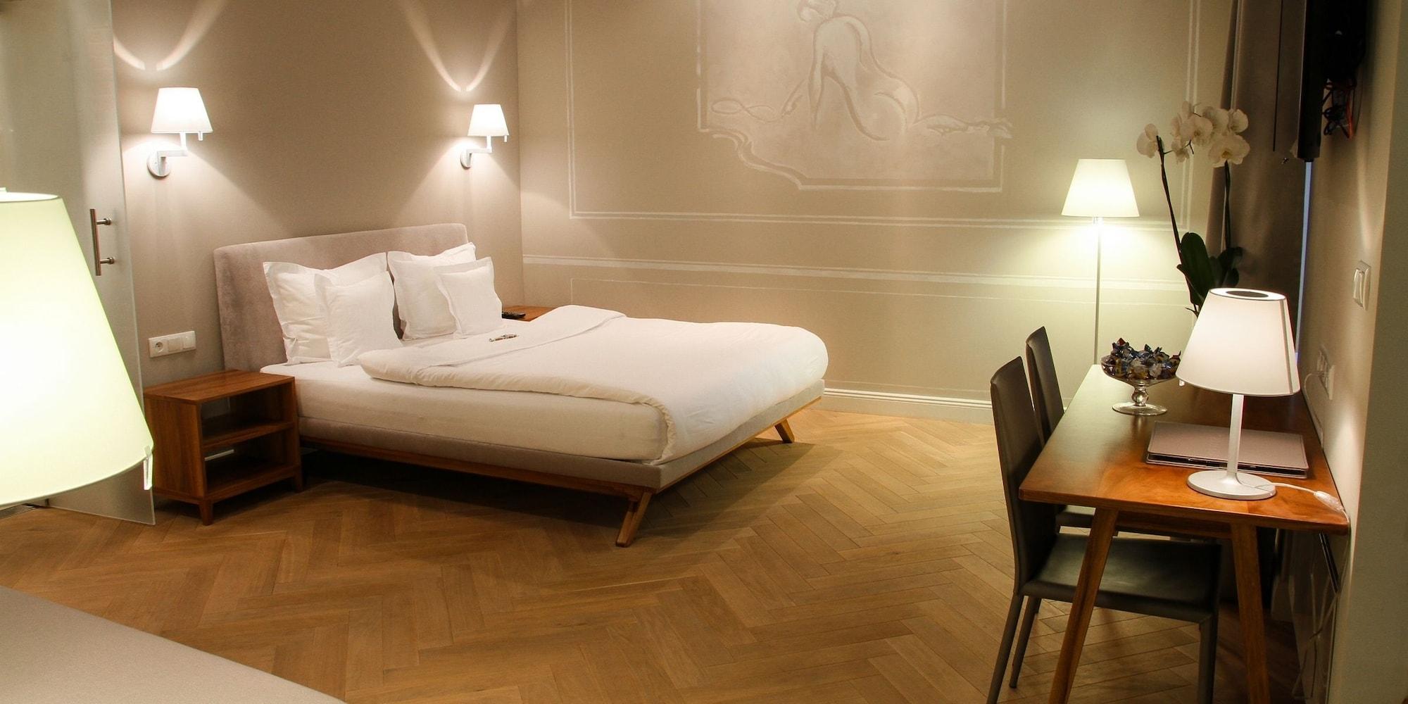 Bracka 6 Hotel apartamentowy 4*