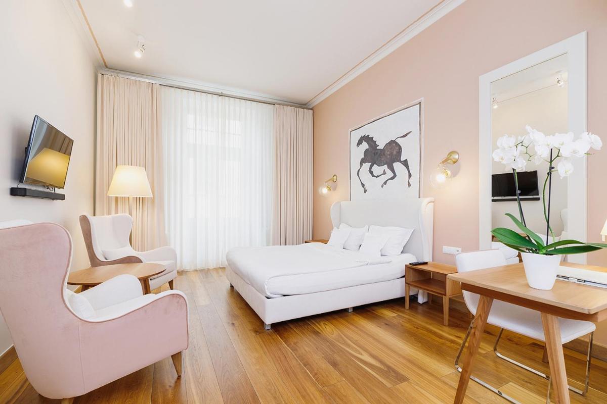 Hotel apartamentowy Bracka 6