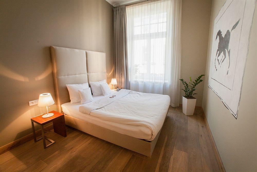 Bracka 6 Hotel apartamentowy 4*